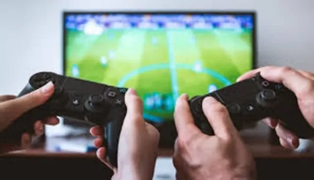 تأثير ألعاب الفيديو لأكثر من 10 ساعات أسبوعياً