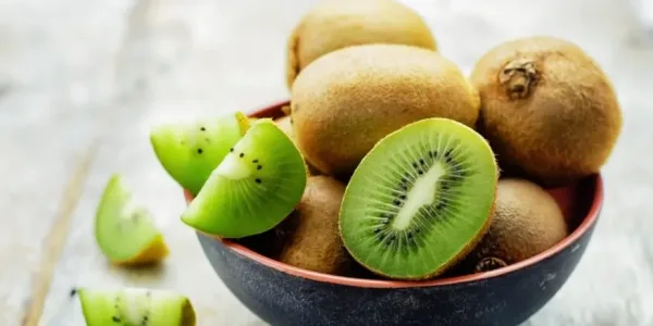 فوائد الكيوي الصحية للمزاج والوزن