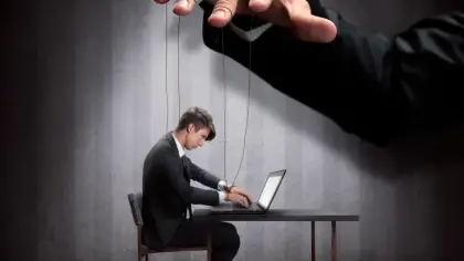 مراقبة الموظفين: أساليبها، فوائدها، ومخاطرها