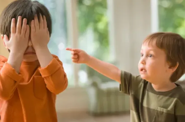 أسباب عدم بكاء الأطفال عند التعرض للضرب