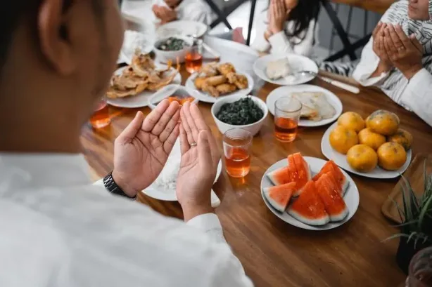 الإفطار الصحي في رمضان لشعور بالشبع والراحة