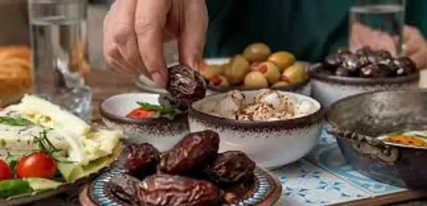 استراتيجيات إفطار رمضان لصحة الأمعاء