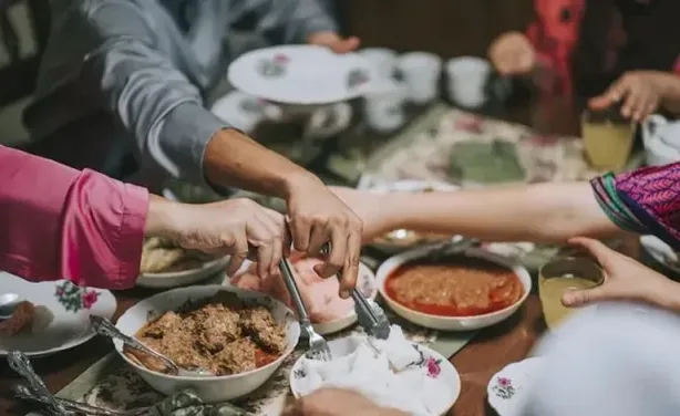 استراتيجيات إفطار رمضان لصحة الأمعاء