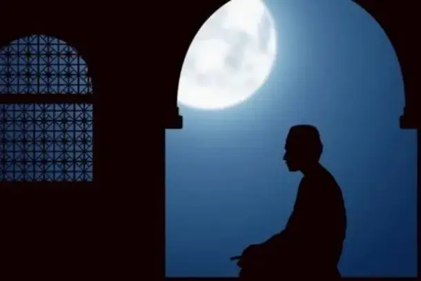 اكتشف خطة يومية متكاملة لمد الجسم بالطاقة والنشاط خلال ليالي رمضان المباركة، مع نصائح حول الإفطار والسحور والنوم وتنظيم…