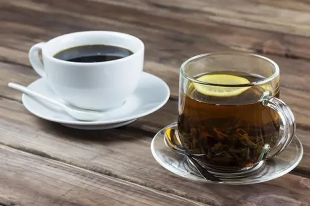 القهوة والشاي يحميان الدماغ من التدهور المعرفي