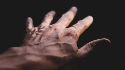 4 أسباب تجعل الأوردة أكثر وضوحاً مع التقدم في السن