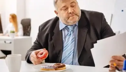 أسبوع العمل 4 أيام: كيف يعزز صحتك وإنتاجيتك؟