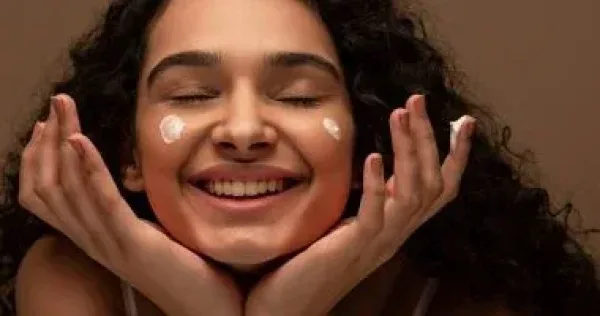 إبراز الجمال الطبيعي للوجه بدون مكياج