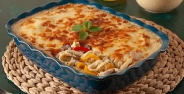 نجرسكو الدجاج بالبشاميل والجبن