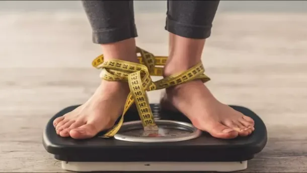 يواجه الكثيرون ثبات الوزن رغم ممارسة الرياضة وحرق السعرات الحرارية. اكتشف الأسباب البيولوجية والهرمونية والاستقلابية التي…