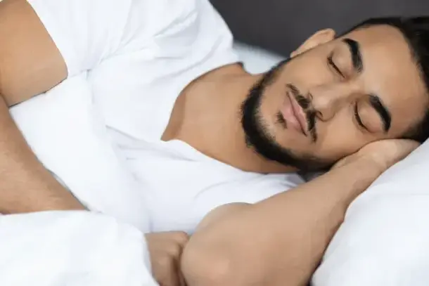 النوم المبكر يعزز وظائف القلب، يدعم الصحة النفسية، ويحسن الأداء الذهني. اكتشف كيف يؤثر توقيت النوم على كفاءة جسمك الحيوية…