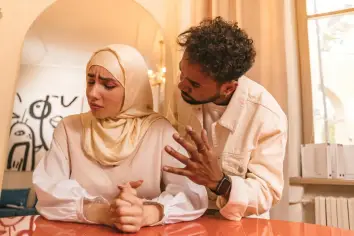 تفسير رؤية تجاهل شخص لك في المنام