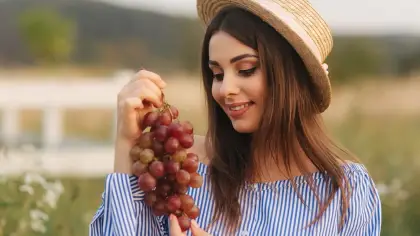 تفسير رؤية أكل العنب في المنام