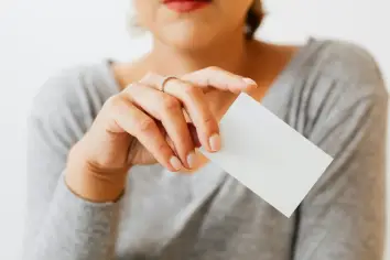 تفسير حلم تلقي الرسائل من شخص في المنام