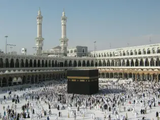 دلالات رؤية الكعبة المشرفة والمساس بها في المنام