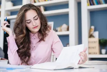 تفسير رؤية الامتحان في المنام للمرأة المتزوجة