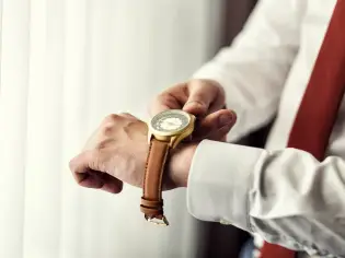 تفسير رؤية ساعة اليد في منام الرجل