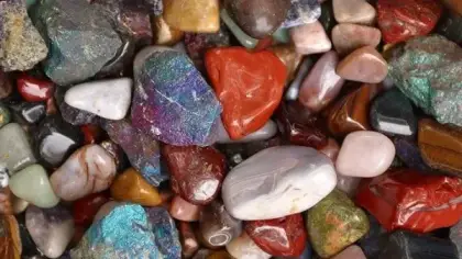 تفسير رؤية العثور على الأحجار الكريمة في المنام