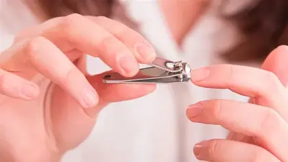 قص الأظافر في منام العزباء بين الرمزية الشرعية والتحليل النفسي