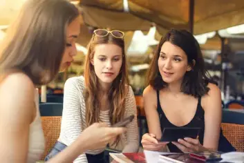 فن الرد على الأسئلة المحرجة بأسلوب لبق