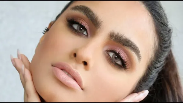 صيحات المكياج اليومي المستوحاة من إطلالات السهرات