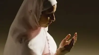 تفسير الصلاة في المنام عند كبار المفسرين