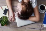 علاقة اضطرابات النوم بزيادة التغيب عن العمل