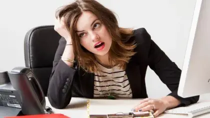 تأثير العمل ثماني ساعات يومياً على صحة الموظف وإنتاجيته