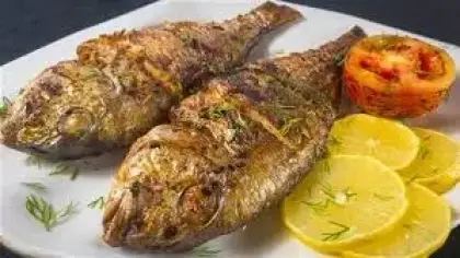 تفسير رؤية أكل السمك المقلي في المنام للعزباء
