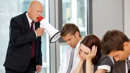 كيفية التعامل مع الزميل المتعجرف في العمل