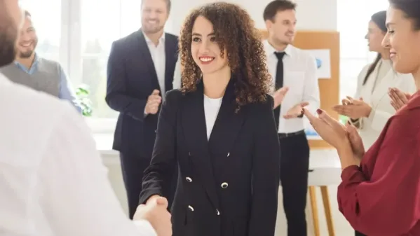 أسس ترك انطباع أول إيجابي لا يُنسى