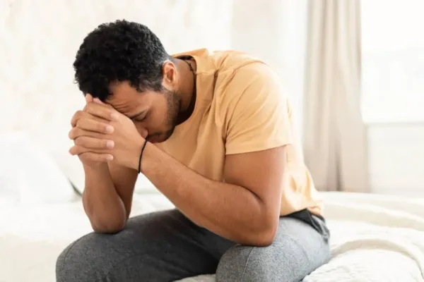 التخلي عن الذات: عادة يومية تضعف الثقة بالنفس