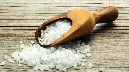 ملح البحر: فوائده لتخفيف التوتر ومحاربة السيلولايت