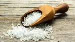 ملح البحر: فوائده لتخفيف التوتر ومحاربة السيلولايت