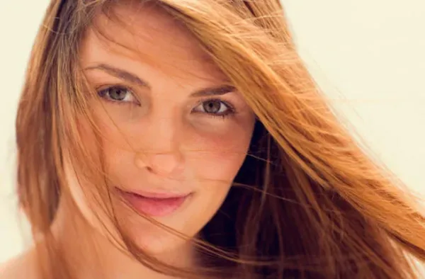 أنواع ابتسامات النساء ودلالاتها في التفاعل مع الرجل