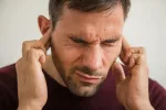 هل طنين الأذن يشير إلى ضعف السمع؟