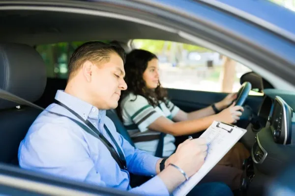 أخطاء شائعة تمنعك من اجتياز اختبار رخصة القيادة