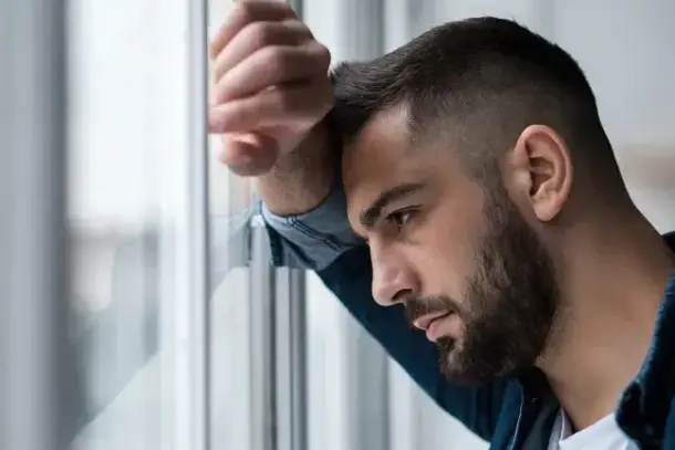 توضح الموسوعة علامات خفية قد تدل على عدم السعادة في الحياة، مثل الإفراط في مشاهدة التلفاز وصعوبة العلاقات، لمساعدة الأفراد…