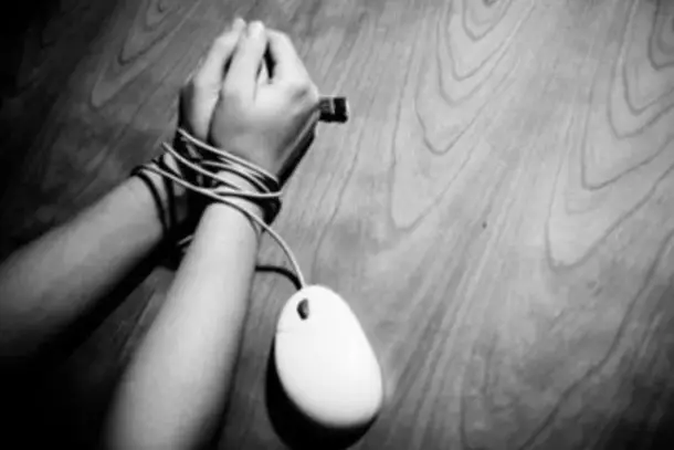 الإفراط في الإنترنت والصحة النفسية