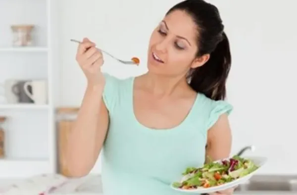كيف يؤثر إحساسك بالبدانة على وزنك؟