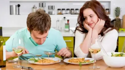 لماذا يساهم الرجال بانبعاثات كربونية أعلى من النساء؟