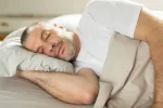 هل نومك غير المنتظم يهدد صحة قلبك؟