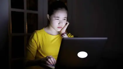 هل السهر المتأخر يسبب الاكتئاب؟