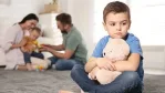 لماذا يميل بعض الآباء لتفضيل طفل على آخر؟