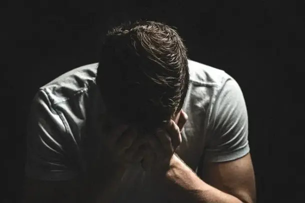 اكتشف دلالات رؤية البكاء في المنام للعزباء والمتزوجة والحامل والرجل، وكيف ترمز هذه الرؤيا للفرج القريب أو التعبير عن…