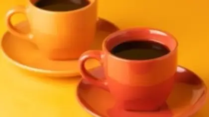 كيف تؤثر ألوان الأطباق والأكواب على مذاق طعامنا؟