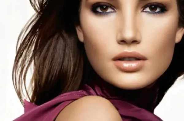 لماذا نجد أصحاب العيون البنية أكثر جدارة بالثقة؟
