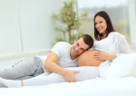 هل يشعر الجنين بالعلاقة الحميمة وما تأثيرها على صحته؟