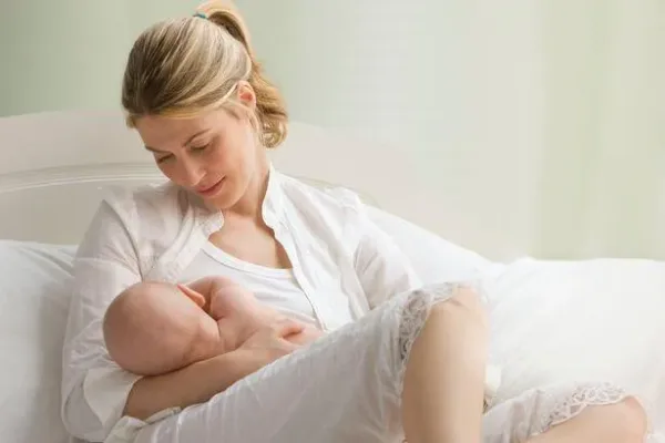 فوائد حليب الأم الخفية واستخداماته المتعددة للطفل