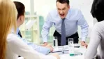 كيف تعرف إذا كان مديرك لا يفضل وجودك في العمل؟